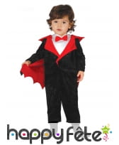 Combinaison de petit vampire avec cape pour bébé