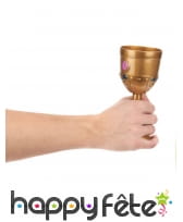 Coupe de roi médiévale et dorée, image 1