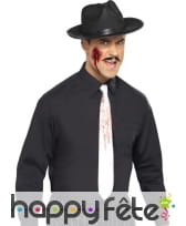 Cravate ensanglantée