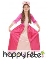 Coiffe et robe rose de petite princesse médiévale