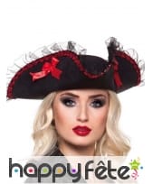 Chapeau féminin noir et rouge de pirate