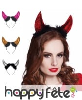 Cornes pailletées avec froufrous