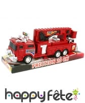 Camion rouge de pompier à rétro-friction