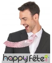 Cravate rose recouverte de sequins