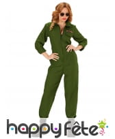 Combinaison verte de femme pilote de l'air