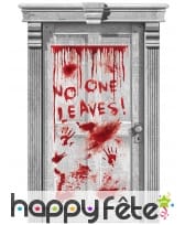 Déco de porte no one leaves ensanglantée