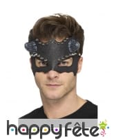 Demi masque clouté de démon
