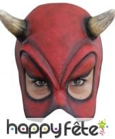 Demi-masque de diable rouge avec corne