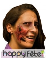 Fausse blessure avec insectes sous la peau