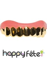 Fausses dents en or