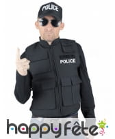 Faux gilet pare-balles de policier