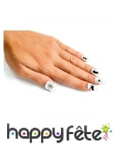 Faux ongles blancs motifs Halloween