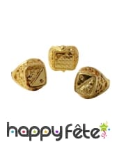 Grosse chevalière dorée