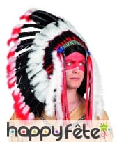 Grande coiffe noire et rouge de chef indien