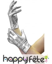 Gants court satiné argenté et élastique.