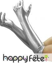 Gants longs satiné argenté et élastique.