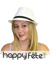 Justin blanc avec bandeau noir, en paille