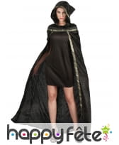 Longue cape noire aspect velours, bordure dorée