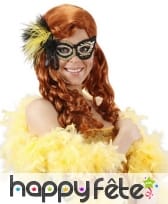 Loup noir doré avec plumes noires et jaunes