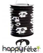 Lanterne noire en papier avec têtes de mort