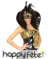 Loup noir et doré avec hautes plumes noires, image 1