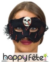 Loup noir tissu ensanglanté et crâne