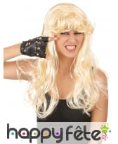 Longue perruque blonde légèrement ondulée