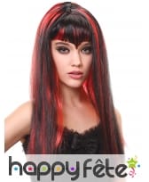 Longue perruque noire mèches rouges de vampire