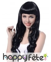 Longue perruque ondulée avec frange droite