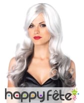 Longue perruque ondulée dégradée grise