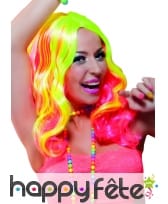 Longue perruque ondulée rose et jaune fluo