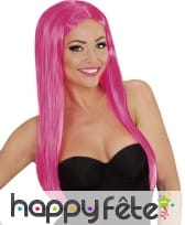 Longue perruque rose lisse raie centrale