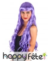 Longue perruque violette ondulée