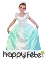 Large robe bleue et blanche de petite princesse