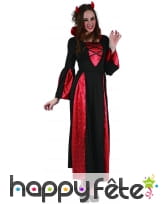 Longue robe noire et rouge de diablesse, image 3