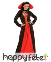 Longue robe noire rouge avec grand col rouge