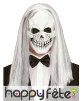 Masque crâne avec longs cheveux gris