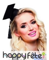 Mini coiffe d'étudiante sur serre tête