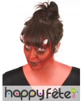 Maquillage de diable et lentilles