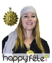Medaillon de pirate avec chaine dorée