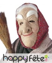Masque de vieille femme avec foulard rouge, image 2