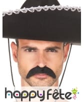 Moustache noire tombante