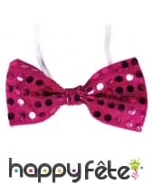 Noeud papillon fuchsia recouvert de sequins