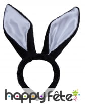 Oreilles de lapin noires et blanches