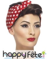 Perruque année 40 avec foullard rouge à pois blanc