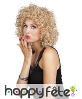 Perruque bouclée mi-longue et volumineuse