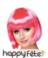 Perruque carré fuchsia style cabaret