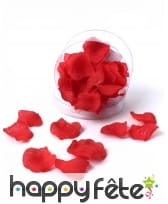 Pétales de rose rouge en tissu