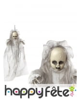 Poupée maléfique dans un drap blanc à suspendre