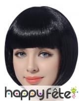 Perruque noire lisse carré court à frange droite